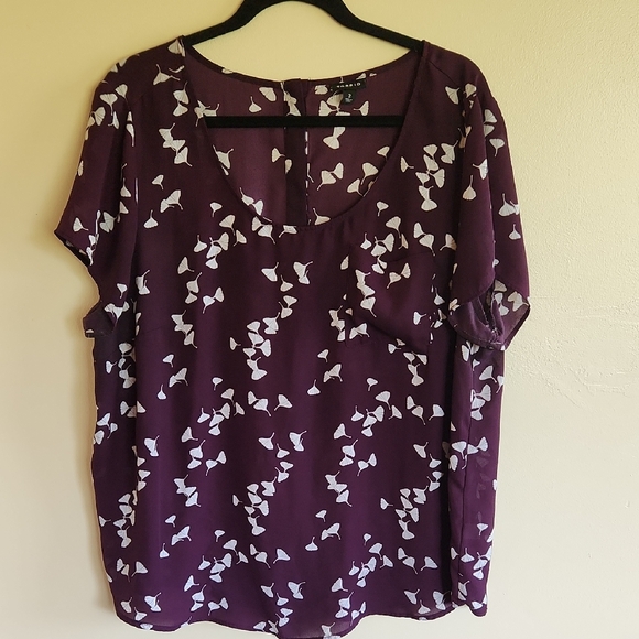 TORRID Tops - Torrid Purple and White Floral Blouse, size 2
